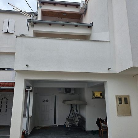 שיבניק Apartman Baraka מראה חיצוני תמונה