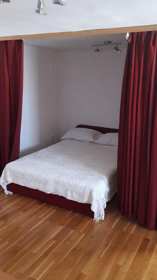 שיבניק Apartman Baraka מראה חיצוני תמונה