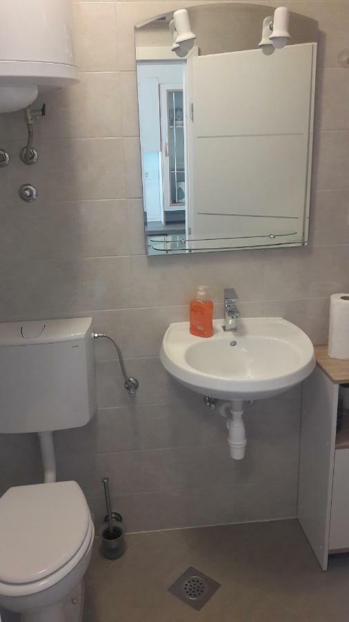 שיבניק Apartman Baraka מראה חיצוני תמונה