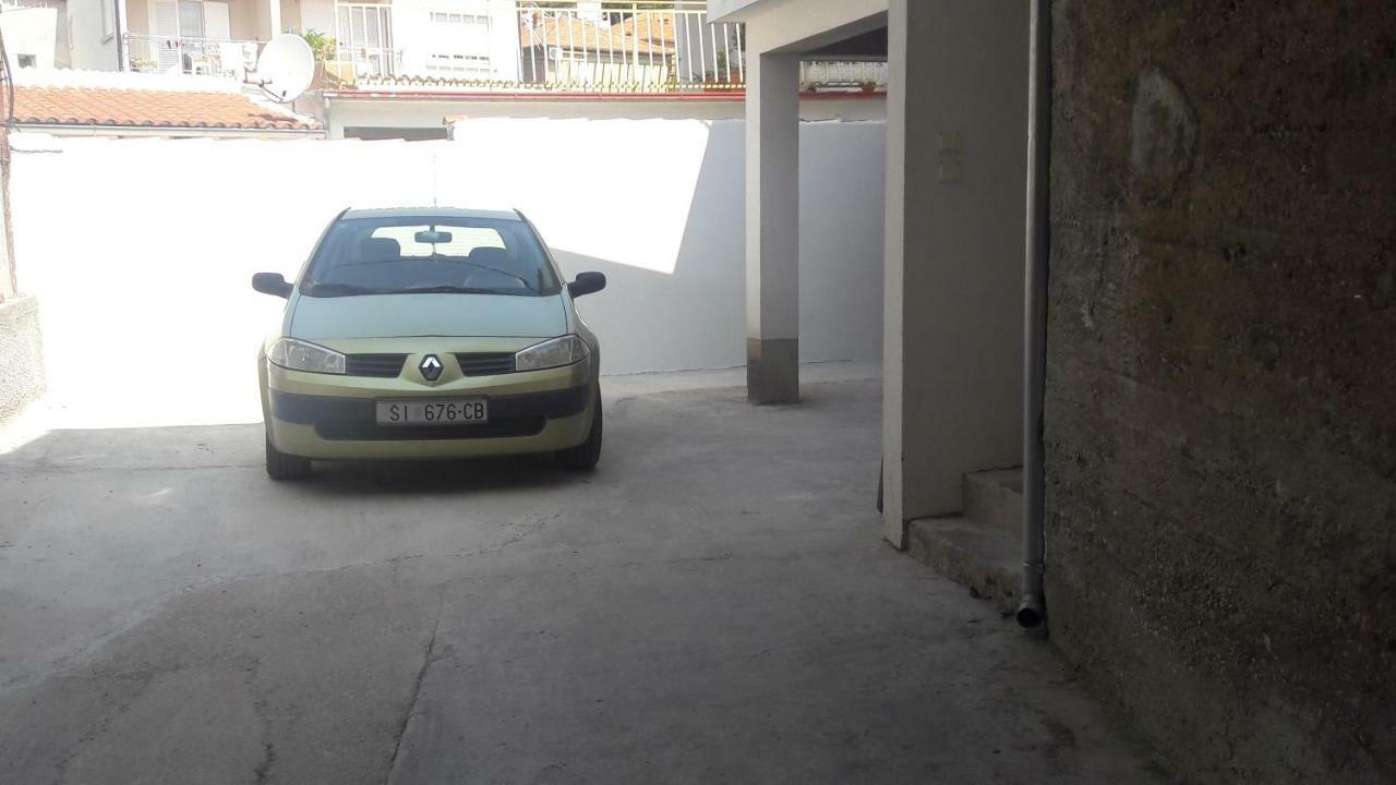 שיבניק Apartman Baraka מראה חיצוני תמונה