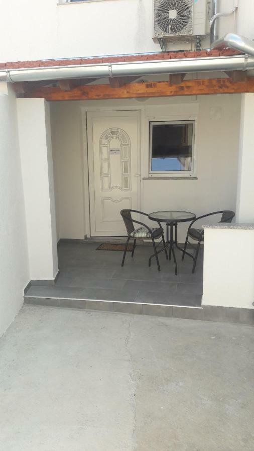שיבניק Apartman Baraka מראה חיצוני תמונה